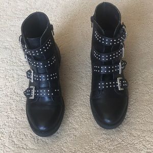 Madden Girl Twisted Black Boots